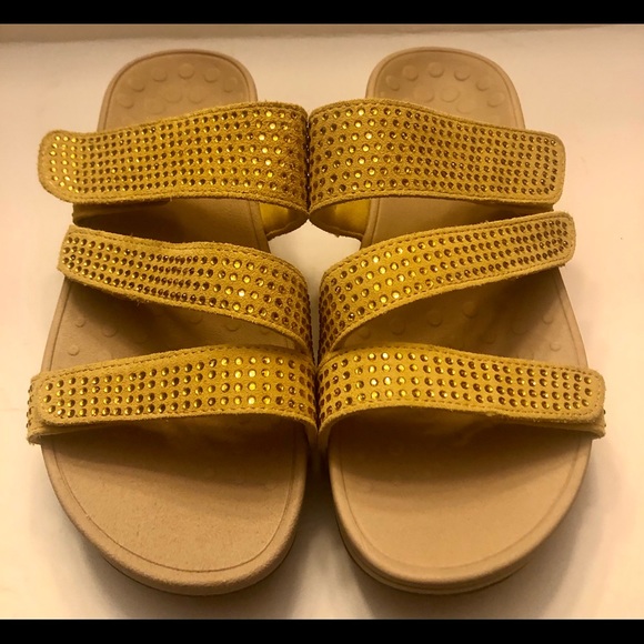 vionic yellow sandals